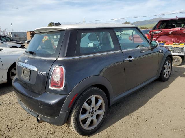 Photo 3 from auction – 2008 MINI COOPER with VIN WMWMF33558TT66231
