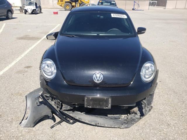 Photo 5 from auction – 2016 VOLKSWAGEN BEETLE SE with VIN 3VWJ17AT7GM614955