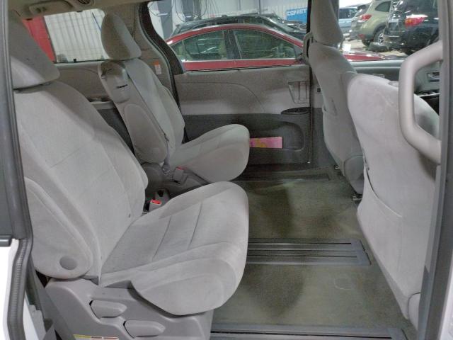 Photo 11 from auction – 2017 TOYOTA SIENNA LE with VIN 5TDKZ3DC4HS816464