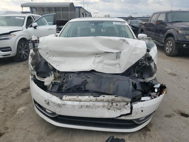 Photo 5 from auction – 2015 VOLKSWAGEN PASSAT SEL with VIN 1VWCV7A33FC027732