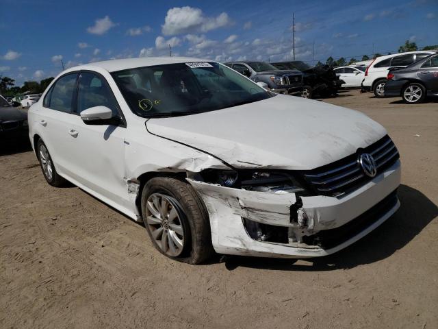 Photo 4 from auction – 2015 VOLKSWAGEN PASSAT S with VIN 1VWAT7A31FC024650
