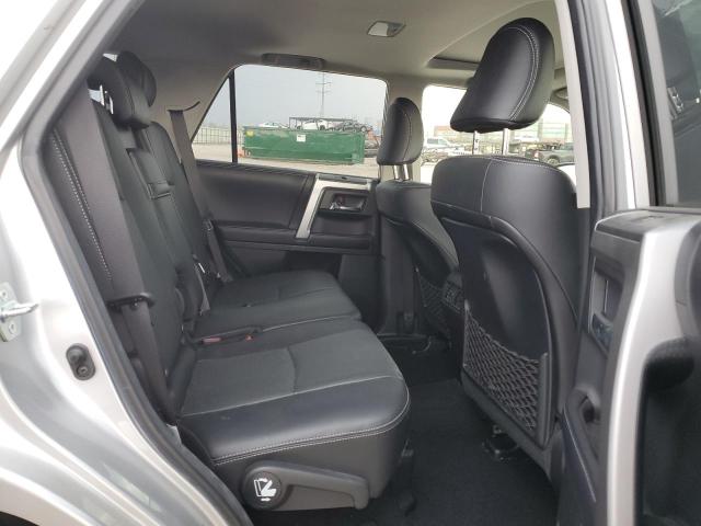 Photo 11 from auction – 2018 TOYOTA 4RUNNER SR with VIN JTEBU5JR4J5492250