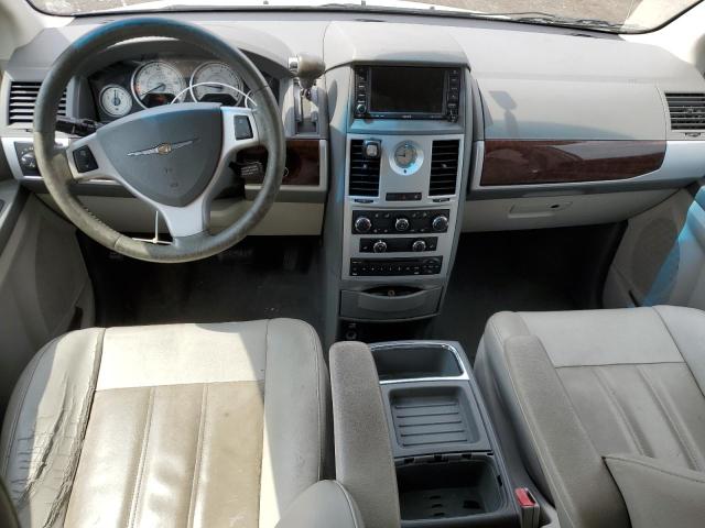 Photo 8 from auction – 2010 CHRYSLER TOWN AND C with VIN 2A4RR5D15AR126708