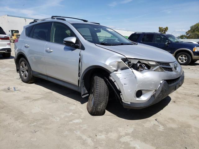 Photo 4 from auction – 2015 TOYOTA RAV4 XLE with VIN JTMWFREV6FD080200