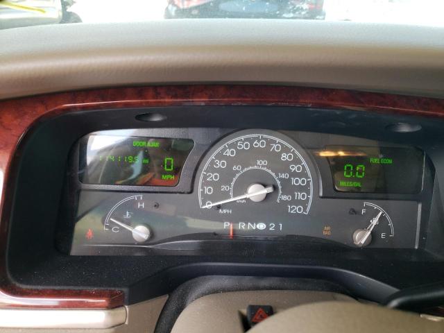 Photo 9 from auction – 2003 LINCOLN TOWN CAR E with VIN 1LNHM81W53Y685302