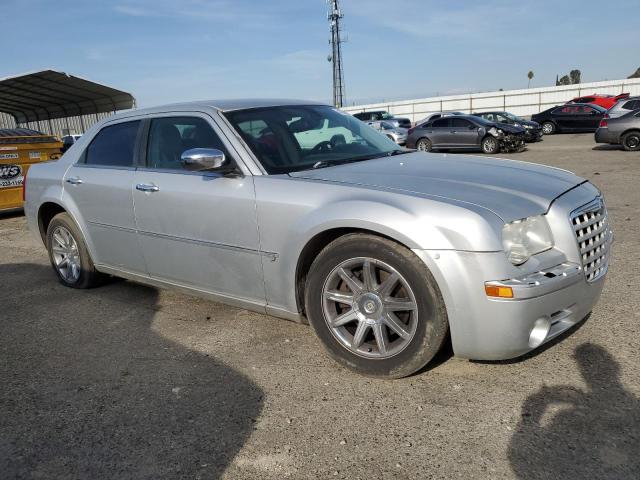Photo 4 from auction – 2005 CHRYSLER 300C with VIN 2C3AA63H75H551880