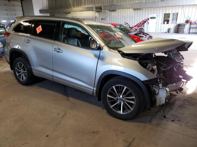 Photo 4 from auction – 2017 TOYOTA HIGHLANDER with VIN 5TDJZRFH5HS463501