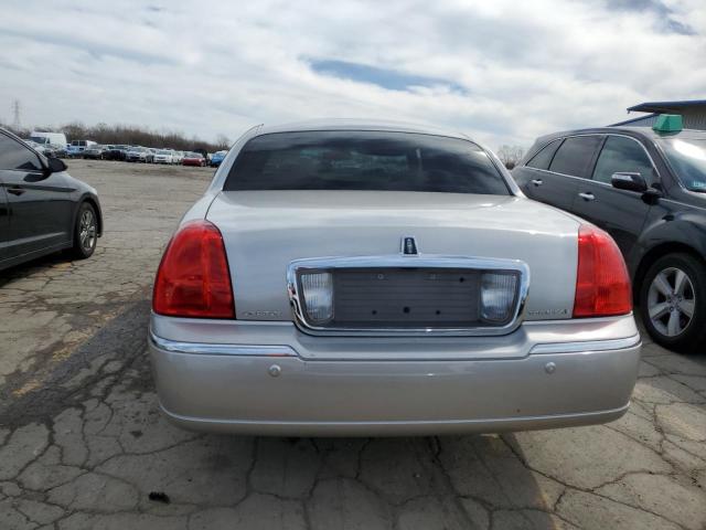 Photo 6 from auction – 2004 LINCOLN TOWN CAR U with VIN 1LNHM83W84Y685101