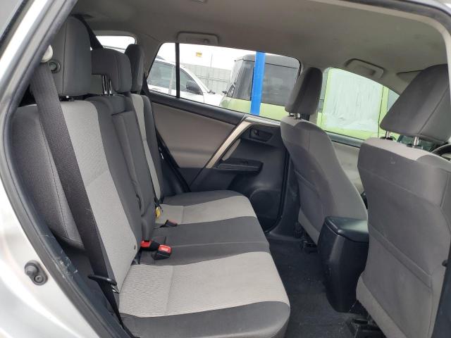 Photo 11 from auction – 2015 TOYOTA RAV4 LE with VIN JTMBFREV8FJ040510
