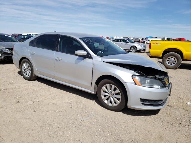 Photo 4 from auction – 2015 VOLKSWAGEN PASSAT S with VIN 1VWAT7A35FC022075