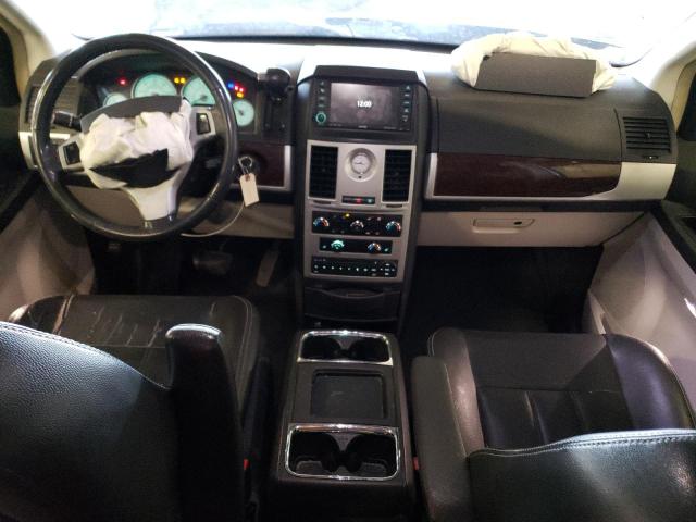 Photo 8 from auction – 2010 CHRYSLER TOWN & COU with VIN 2A4RR8D16AR321640
