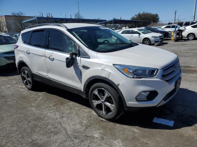 Photo 4 from auction – 2018 FORD ESCAPE SEL with VIN 1FMCU0HD1JUC05941