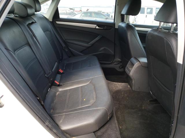 Photo 10 from auction – 2015 VOLKSWAGEN PASSAT S with VIN 1VWAT7A31FC024650
