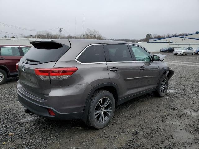Photo 3 from auction – 2019 TOYOTA HIGHLANDER with VIN 5TDBZRFHXKS972169