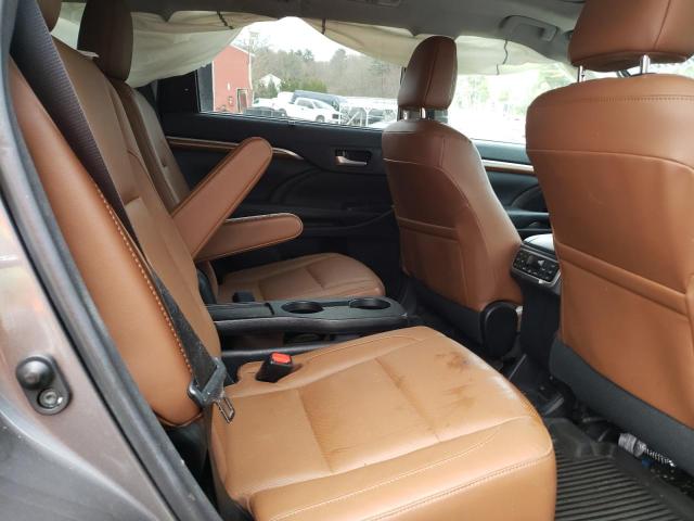Photo 11 from auction – 2017 TOYOTA HIGHLANDER with VIN 5TDDGRFH1HS033855