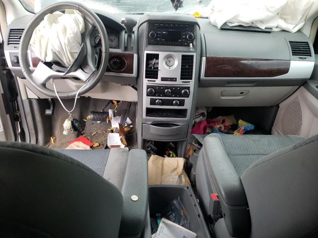 Photo 8 from auction – 2010 CHRYSLER TOWN & COU with VIN 2A4RR5D10AR415110