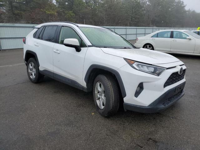 Photo 4 from auction – 2019 TOYOTA RAV4 XLE with VIN JTMP1RFV3KD008821
