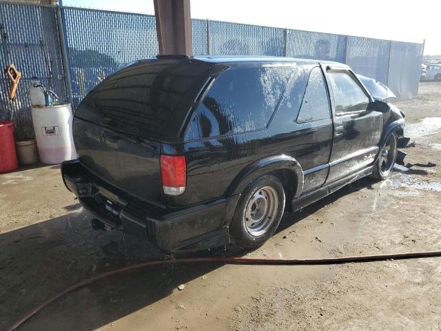Photo 3 from auction – 2002 CHEVROLET BLAZER with VIN 1GNCS18W42K108304