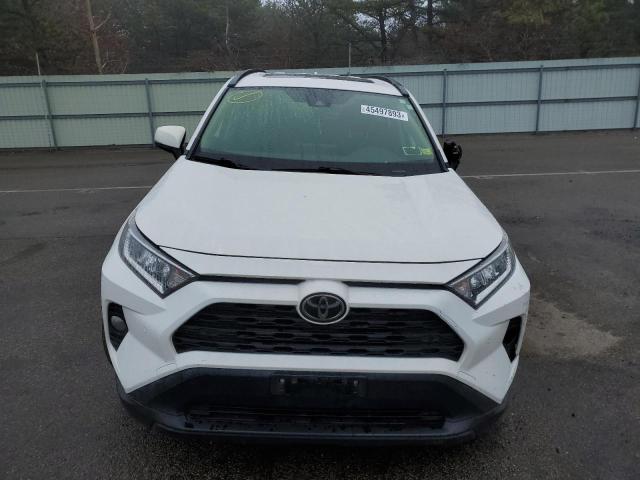 Photo 5 from auction – 2019 TOYOTA RAV4 XLE with VIN JTMP1RFV3KD008821
