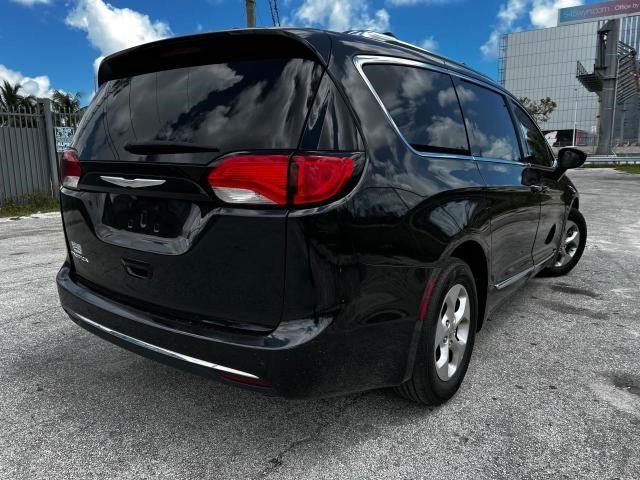 Photo 4 from auction – 2017 CHRYSLER PACIFICA T with VIN 2C4RC1EGXHR836913