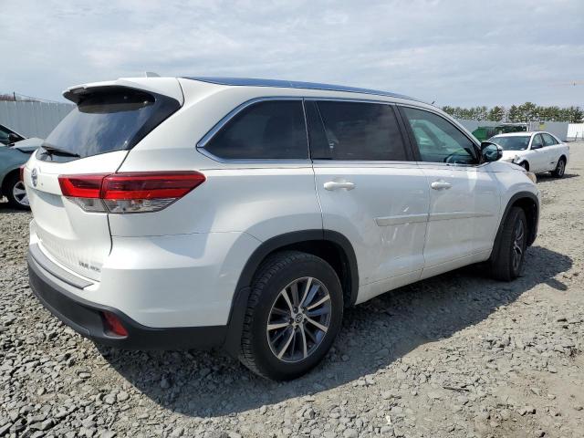 Photo 3 from auction – 2018 TOYOTA HIGHLANDER with VIN 5TDJZRFH6JS856686