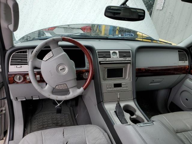 Photo 8 from auction – 2004 LINCOLN NAVIGATOR with VIN 5LMFU28R34LJ41140