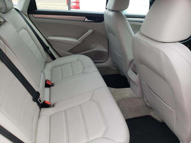 Photo 10 from auction – 2015 VOLKSWAGEN PASSAT S with VIN 1VWAT7A3XFC037963