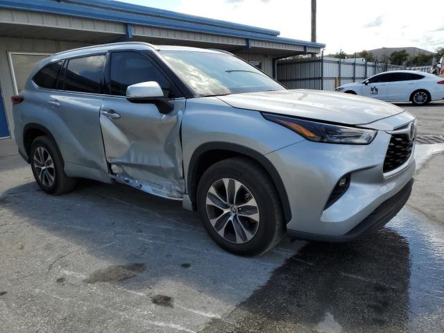 Photo 4 from auction – 2022 TOYOTA HIGHLANDER with VIN 5TDHZRAH3NS101099