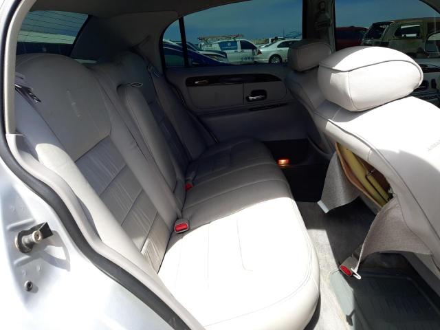 Photo 10 from auction – 2000 LINCOLN TOWN CAR E with VIN 1LNHM81W3YY777919