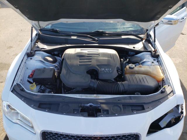 Photo 11 from auction – 2018 CHRYSLER 300 LIMITE with VIN 2C3CCAEGXJH148674