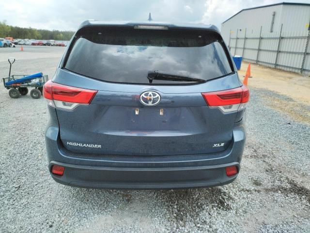 Photo 6 from auction – 2017 TOYOTA HIGHLANDER with VIN 5TDKZRFH0HS200921