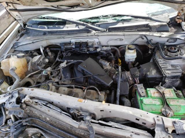 Photo 12 from auction – 2005 FORD ESCAPE LIM with VIN 1FMYU04175KB85875