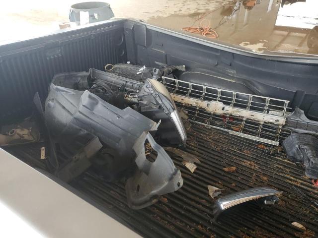 Photo 12 from auction – 2001 CHEVROLET SILVERADO with VIN 2GCEC19T711237882