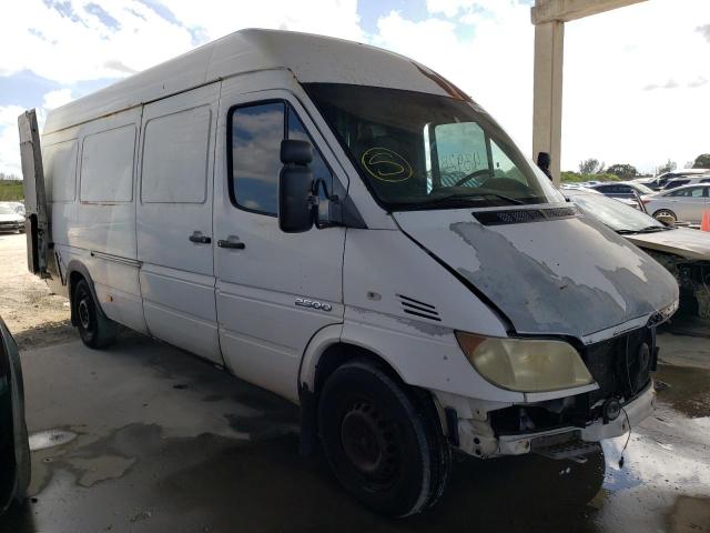 Photo 4 from auction – 2005 DODGE SPRINTER 2 with VIN WD0PD744355828537