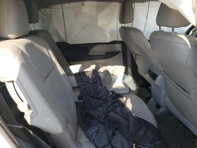 Photo 11 from auction – 2015 TOYOTA HIGHLANDER with VIN 5TDJKRFHXFS179346