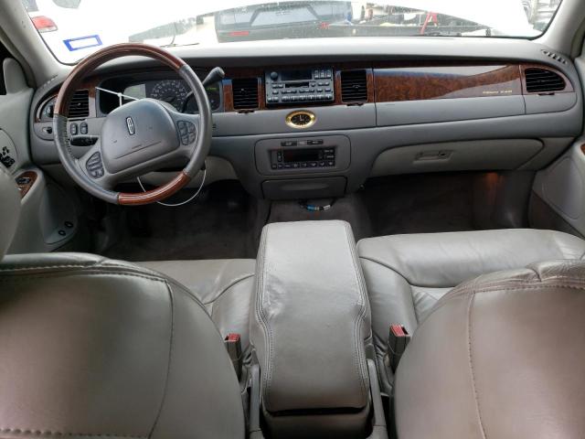 Photo 8 from auction – 2002 LINCOLN TOWN CAR C with VIN 1LNHM83W52Y645992