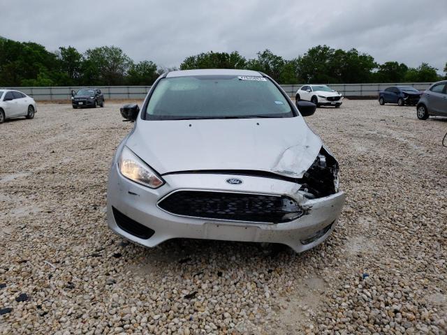 Foto 5 de la subasta – 2018 FORD FOCUS S con VIN 1FADP3E25JL244192