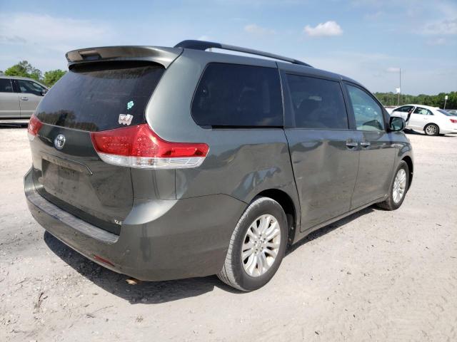 Photo 3 from auction – 2013 TOYOTA SIENNA XLE with VIN 5TDYK3DC7DS404676