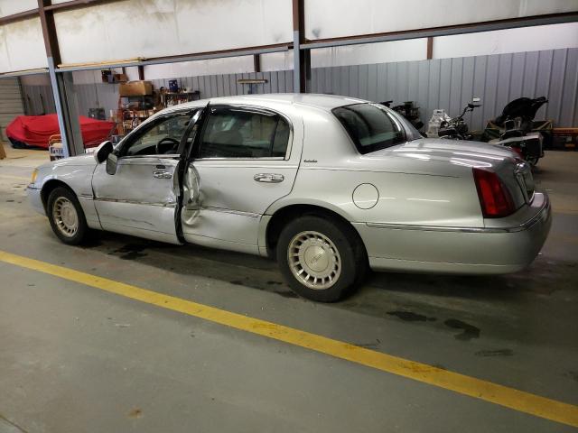 Photo 2 from auction – 2000 LINCOLN TOWN CAR E with VIN 1LNHM81WXYY836769