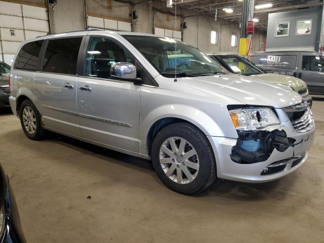Photo 4 from auction – 2011 CHRYSLER TOWN & COU with VIN 2A4RR8DG2BR666136