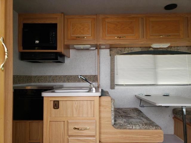 Photo 9 from auction – 2001 FORD ECONOLINE with VIN 1FDXE45S8YHA89018