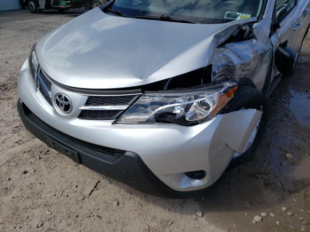 Photo 12 from auction – 2015 TOYOTA RAV4 LE with VIN JTMBFREV7FJ050901