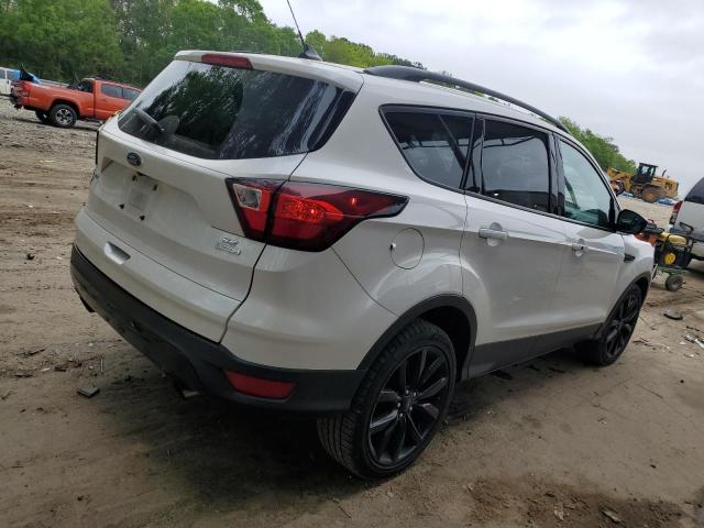 Photo 3 from auction – 2019 FORD ESCAPE SE with VIN 1FMCU0GD5KUC19585