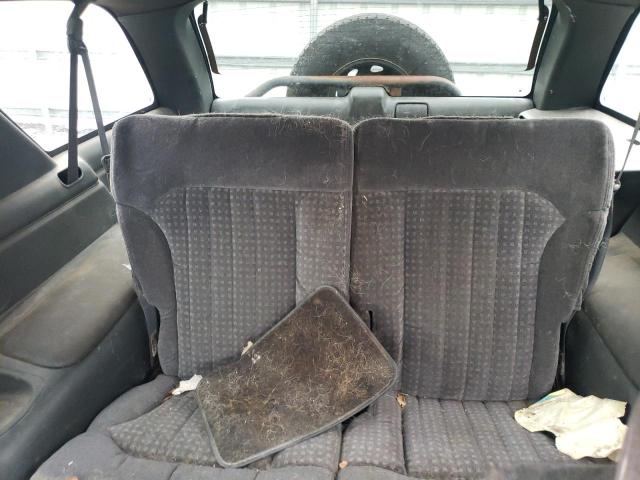 Photo 10 from auction – 1998 CHEVROLET BLAZER with VIN 1GNCT18W2WK103721