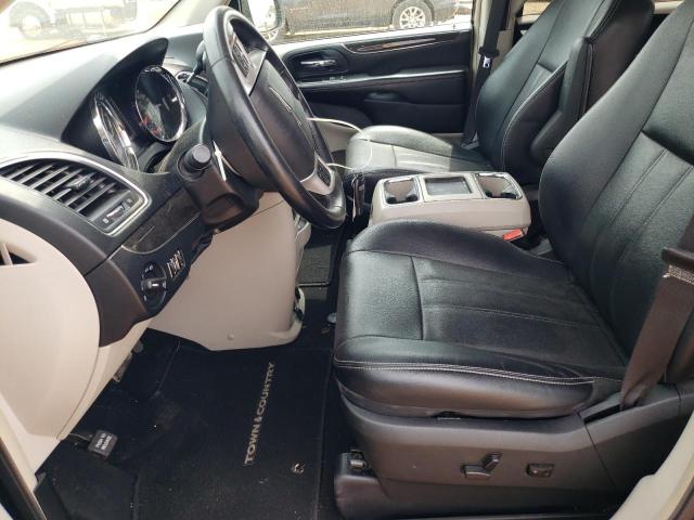 Photo 7 from auction – 2016 CHRYSLER TOWN & COU with VIN 2C4RC1BGXGR297728