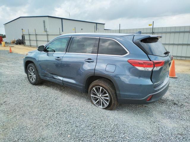 Photo 2 from auction – 2017 TOYOTA HIGHLANDER with VIN 5TDKZRFH0HS200921
