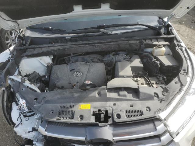Photo 12 from auction – 2018 TOYOTA HIGHLANDER with VIN 5TDJZRFHXJS857159