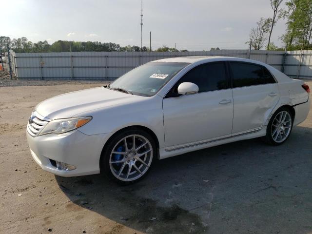TOYOTA AVALON BAS 2011 مع رقم تعريف المركبة 4T1BK3DBXBU424034 - صورة من المزاد