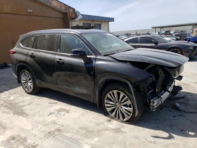 Photo 4 from auction – 2022 TOYOTA HIGHLANDER with VIN 5TDFZRBH8NS210731