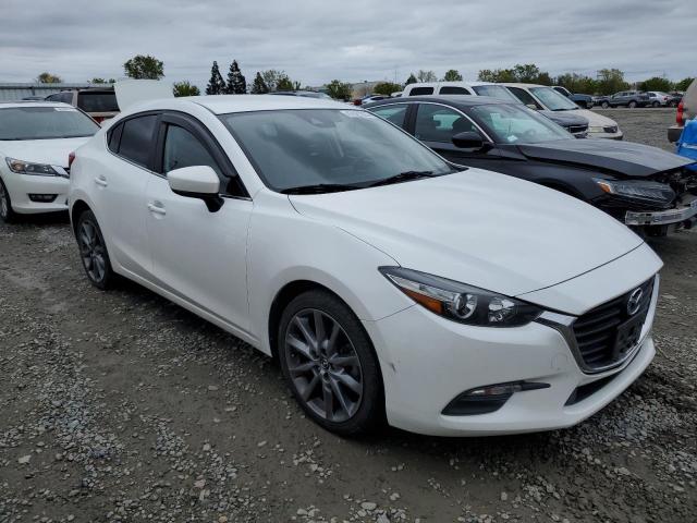 Photo 4 from auction – 2018 MAZDA 3 TOURING with VIN 3MZBN1V30JM185455